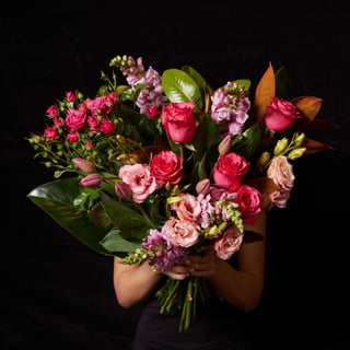 Seasonal Pink Bouquet (Large)
