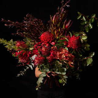 Seasonal Red Bouquet (XLarge)